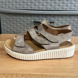 Gabor Sandal Platform Low Wedge Pewter Silver Metallic US 5 Leather Three Strap